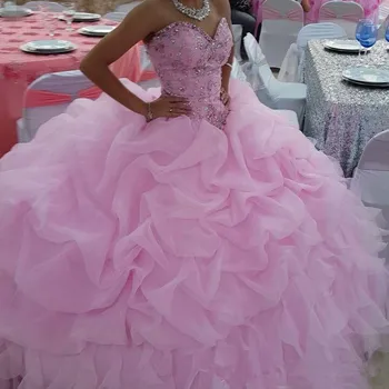 Pink Quinceanera Kjoler Cascading Flæser Beaded Crystal Ball Gown snøre tilbage Sweet 16 Kjole Vestidos 15 anos