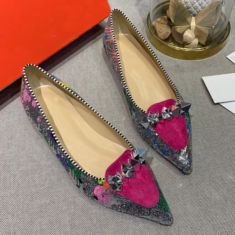 2021 nye italienske gujia cl kvinders sko, spidse hæl, rundt hoved, farve og perle nitte splejsning, mode 8,5 cm høje hæle