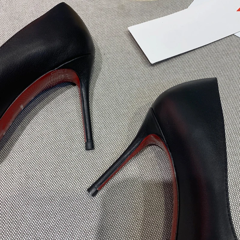 2021 nye italienske gujia cl kvinders sko, spidse hæl, rundt hoved, farve og perle nitte splejsning, mode 8,5 cm høje hæle