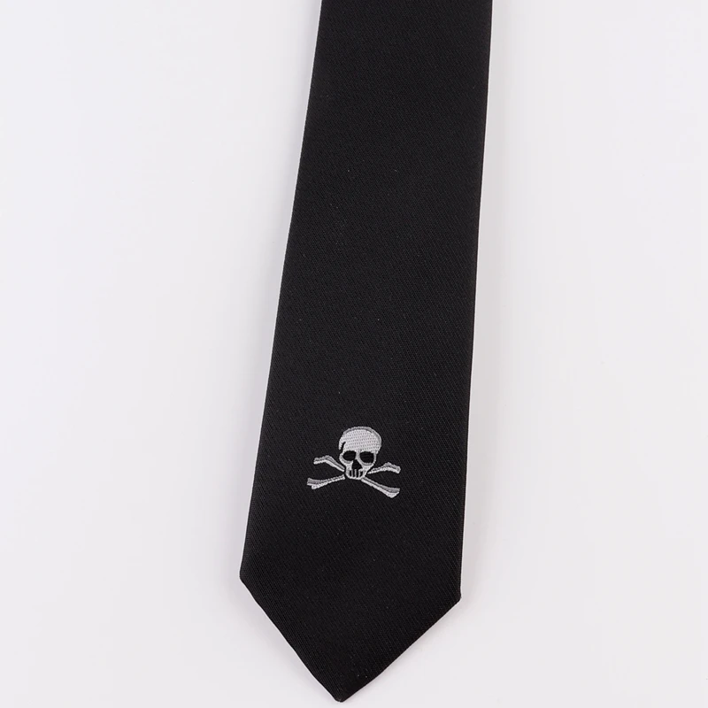 Gratis forsendelse Nye mandlige mænds slips Oprindelige Design Britiske koreanske Casual Mode Studerende 5CM Smalle Slips Broderi Sort Skull