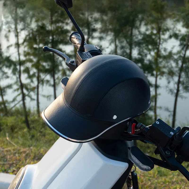 Holdbar 1 stykke motorcykel hjelm justerbar cykel, scooter semi-åbne beskyttende hjelm hat sikkerhed neutral hjelm
