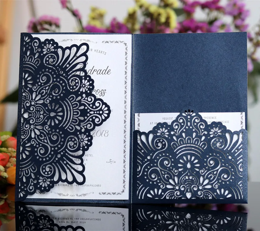 Elegant kort invitation tilpasset lomme tri-foldning business invitation-kort, hvid med blå blomst laserskæring 50stk/masse