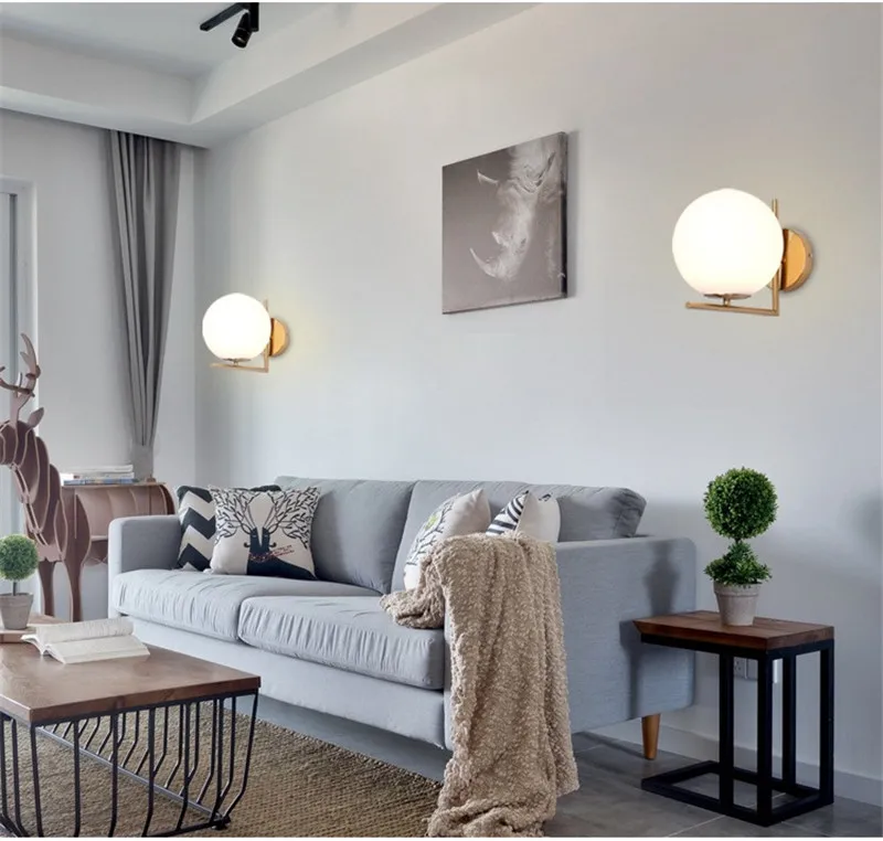 Moderne minimalistisk væglampe Nordiske soveværelse undersøgelse sengen korridor smedejern belagt glas kugle LED væglampe